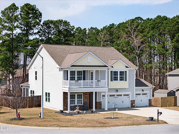 4th image of 725 Harvest Point Dr
