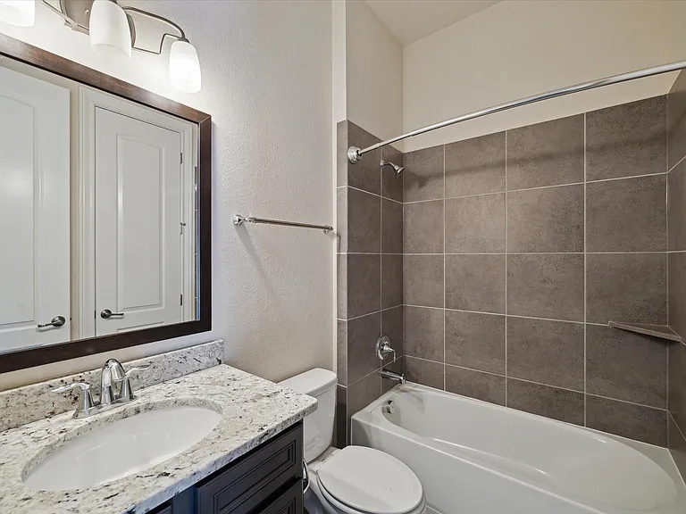 6013 Kansas St #B — Photo 28