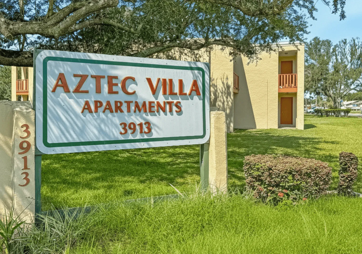 Aztec Villa Apartments — Photo 3