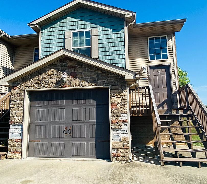 1st image of 1725 Thistlewood Dr #D