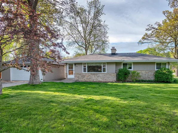 11508 West Copeland AVENUE, Hales Corners, WI 53130