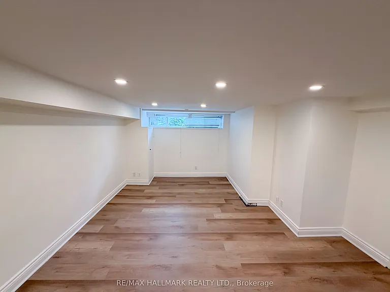 338 Demaine Cres — Photo 4