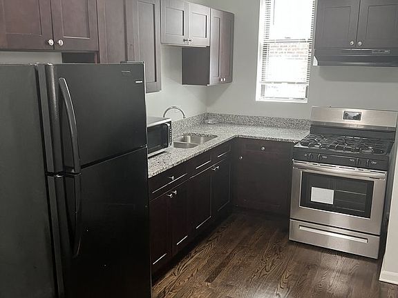 2nd image of 7529 S Kingston Ave Unit 2