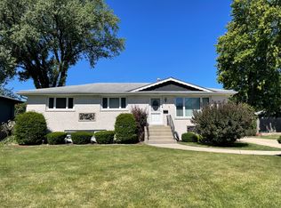 10228 S 80th Ct, Palos Hills, IL 60465