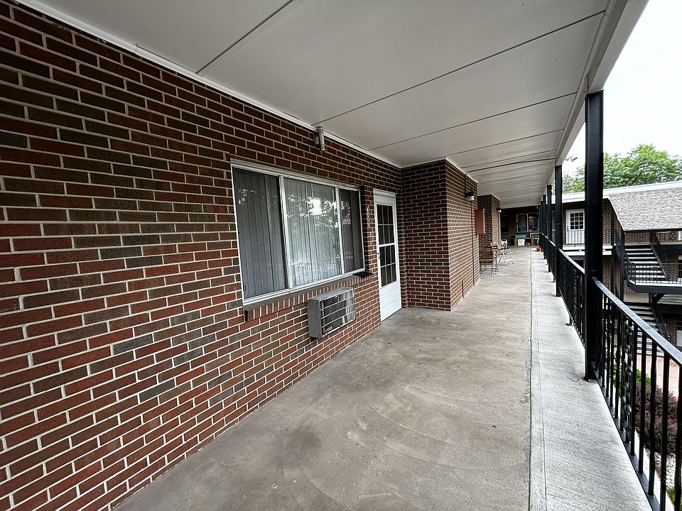 1st image of 301 Peterson St APT 305