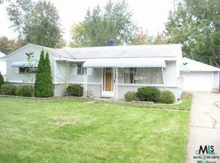 247 Lyons Dr, Troy, MI 48083
