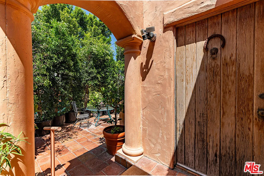 1 bed, 1.0 bath, $3,900 — Photo 1