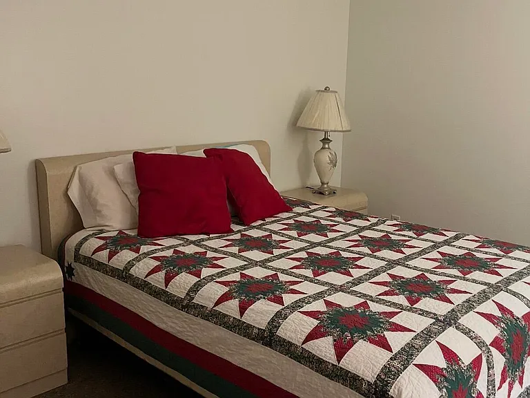 434 Normandy Ln #J — Photo 9