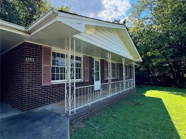 1203 Robin Rd NE, Conyers, GA 30012