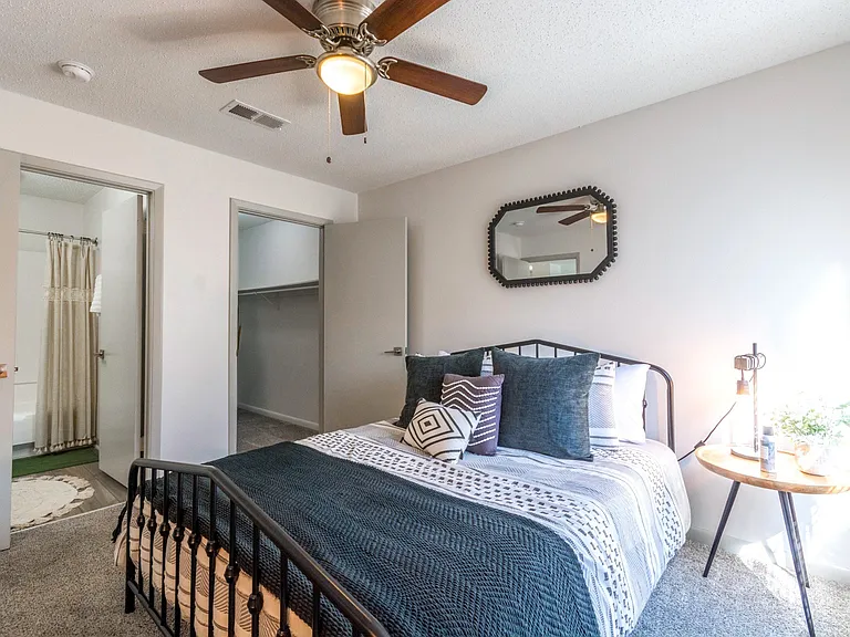 Brightwaters Apartments — Photo 9