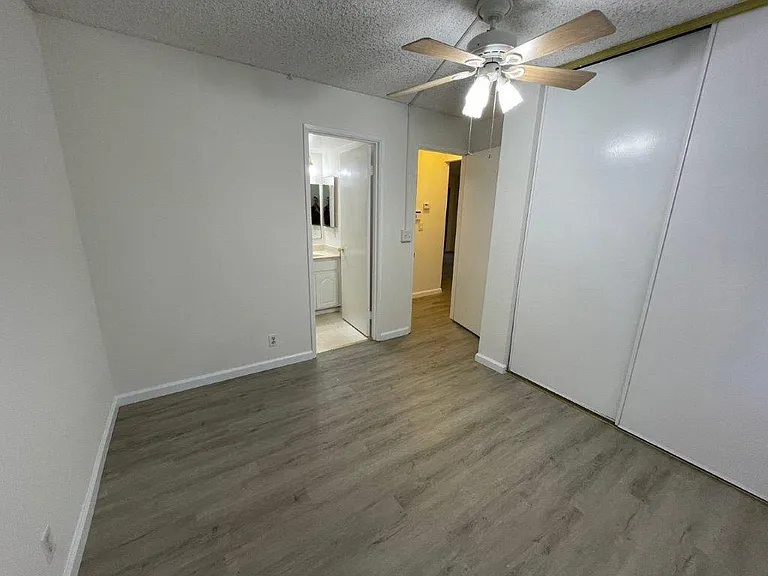 472 Lancaster Ln — Photo 18