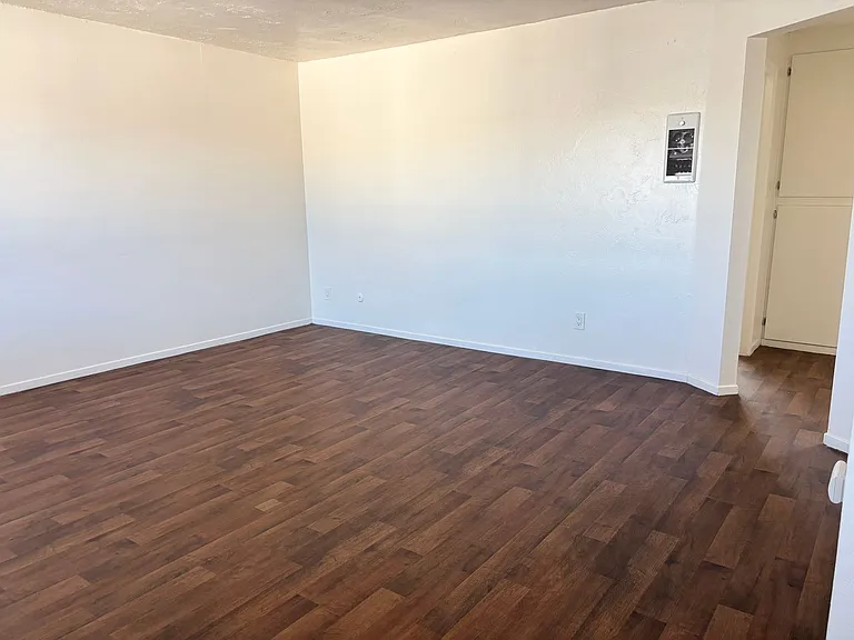3565 Van Dyke Ave — Photo 13