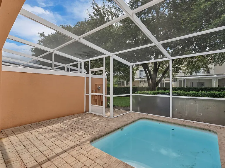 1413 Retreat Cir — Photo 31