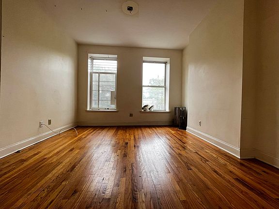 2nd image of 901 Saint Johns Pl APT 3B