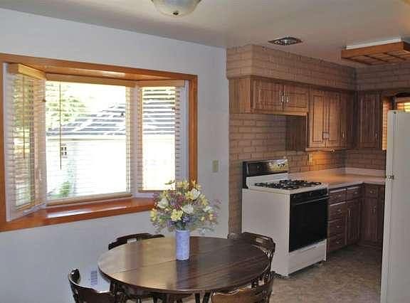 3rd image of 4610 W Fountain Ave