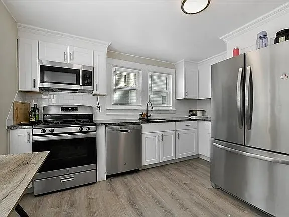 65-67 Lawn Ave #2 — Photo 5
