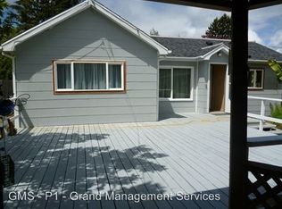 92849 Persimmon Ln, Coos Bay, OR 97420