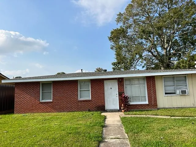 716 N Pierce Ave — Photo 2