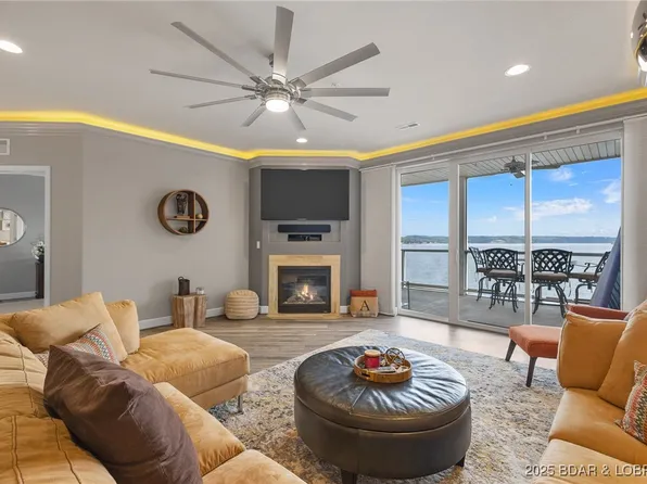 100 Trinity Pointe Dr Unit 2-L, Camdenton, MO 65020