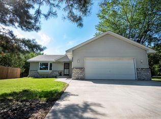 425 Whiskey Rd, Isanti, MN 55040