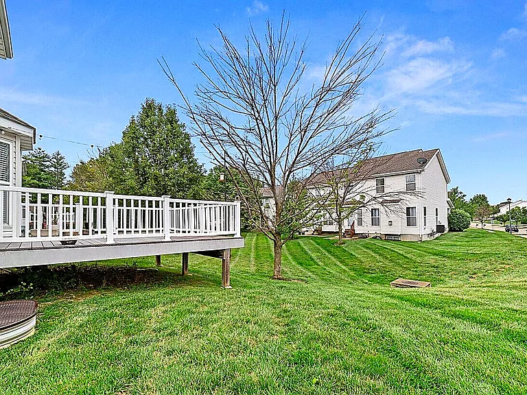 301 Northshore Ct — Photo 10