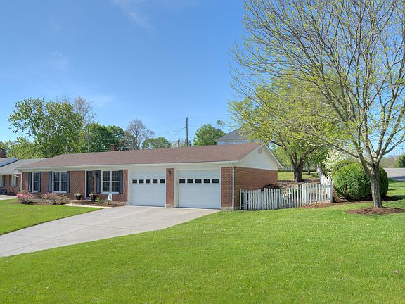 2nd image of 800 Dundee Dr