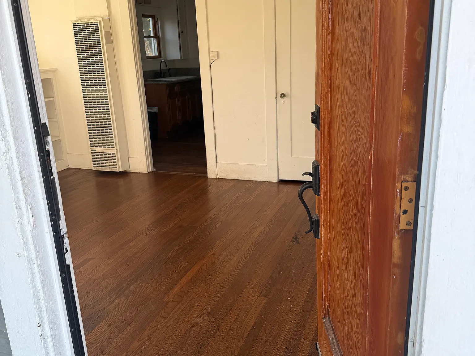 1 bed, 800 sqft, $1,950 — Photo 3