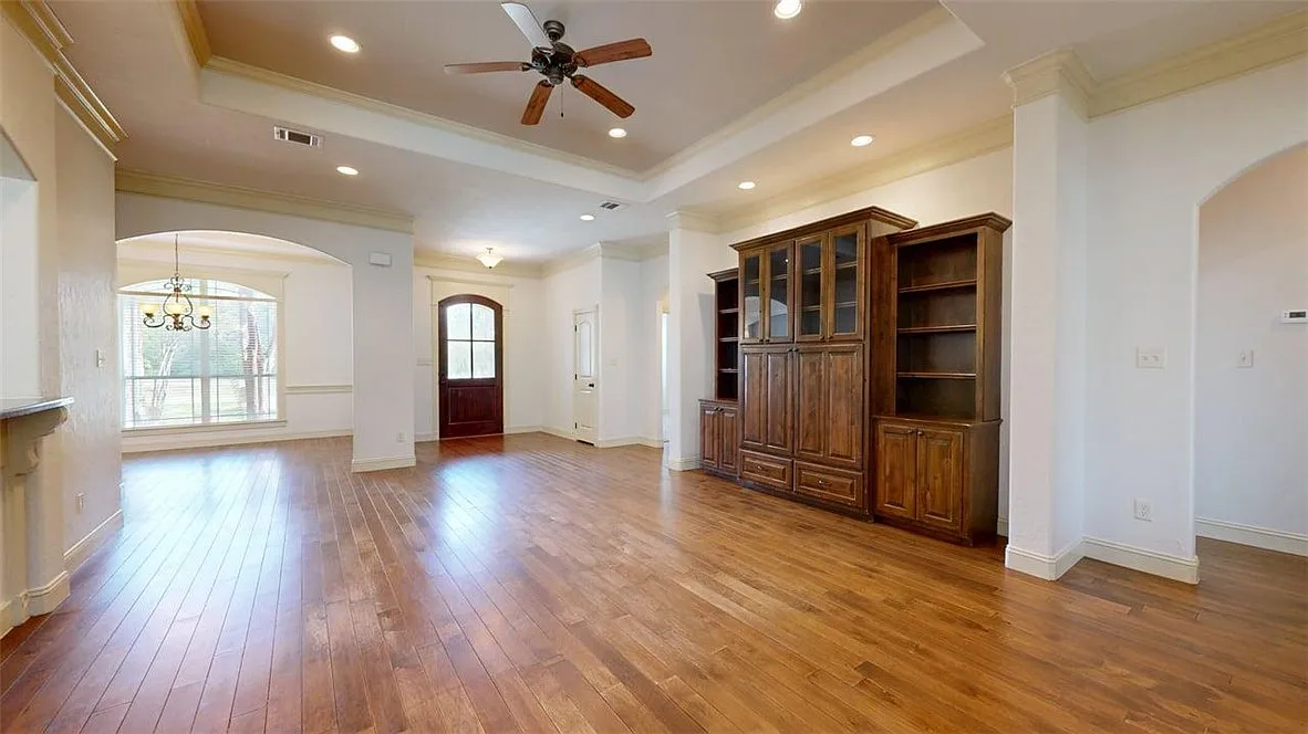 4 bed, 3.5 bath, 3252 sqft, $3,400 — Photo 4
