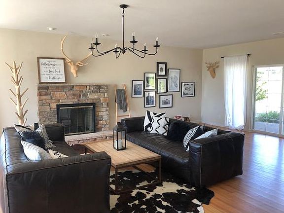 5th image of 2100 Curry Ln