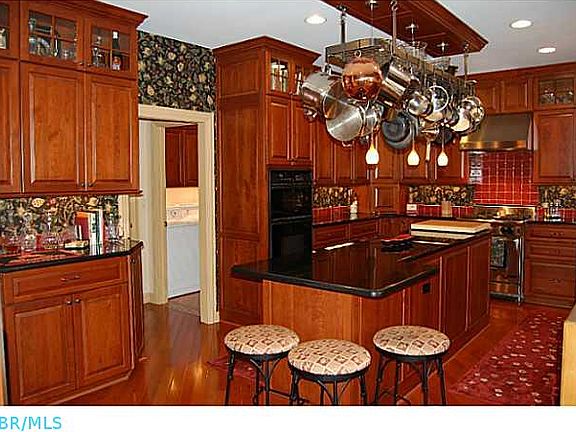 2nd image of 4998 Golf Village Dr