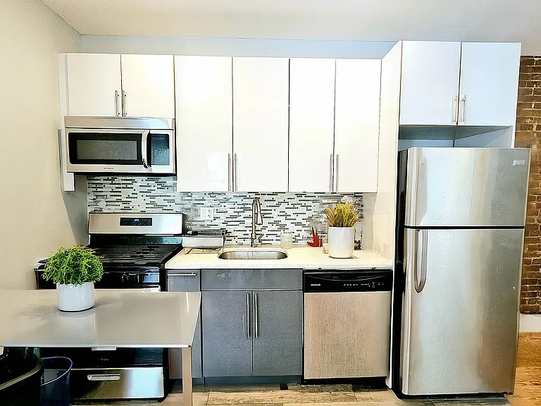 440 Audubon Ave #22 — Photo 2