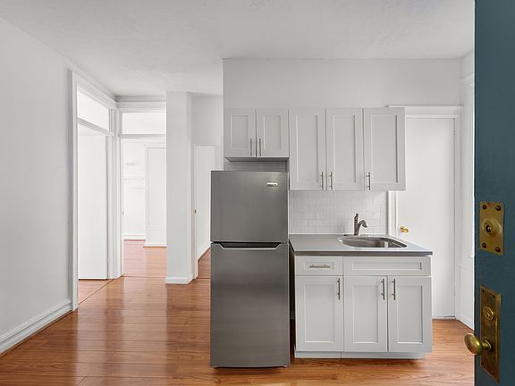 3rd image of 217 Thompson St #31A
