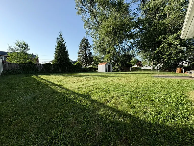 27 Yorktown Rd — Photo 16