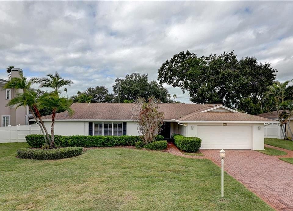 1st image of 1304 Golf View Dr