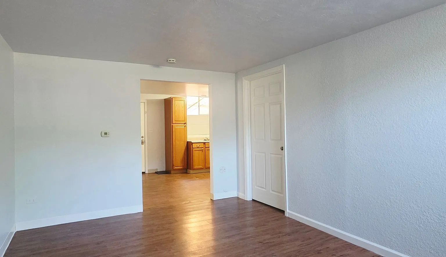 Spacious 3 bed/1 bath basement unit available now! — Photo 3