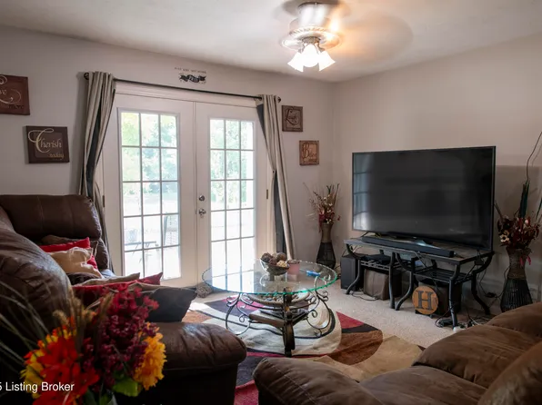 4204 Wisteria Landing Cir Unit 202, Louisville, KY 40218