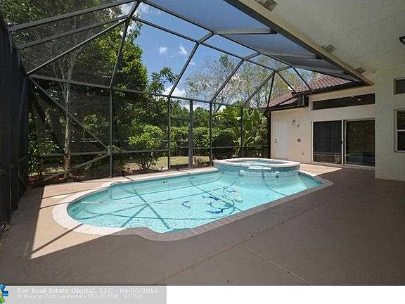 2nd image of 10261 NW 54th Pl