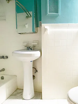 Rented by Waverly Realty Associates | media 21