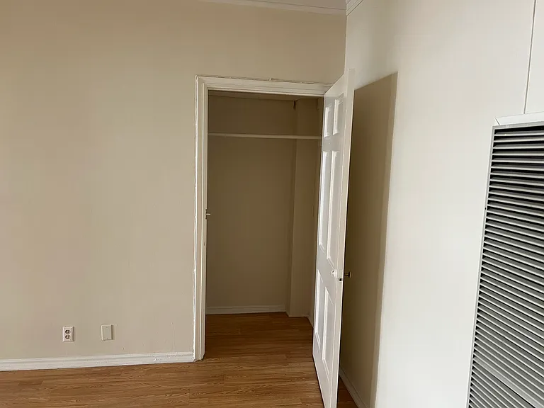 329B S Manhattan Pl #208 — Photo 6
