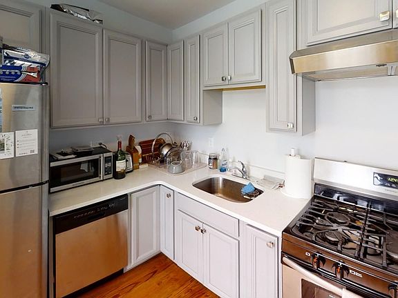 2nd image of 198-202 Harris St #200-2