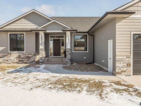 2nd image of 2212 S Saddle Ridge Dr