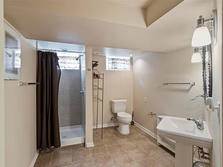 830 Nykiel Ct — Photo 21