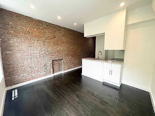 4th image of 322 E 59th St APT 4C
