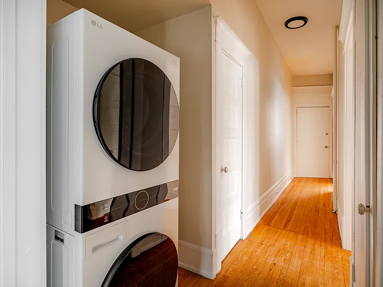 120 Wurtemburg St — Photo 10