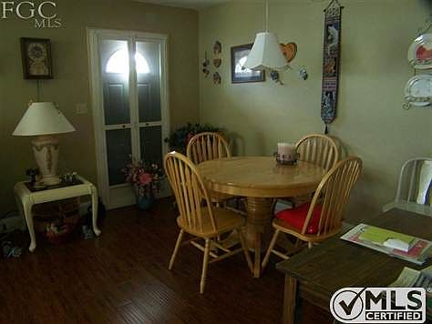 4th image of 33 Desert Candle Cir