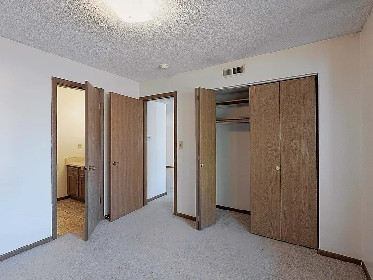 4615 Meredeth St #8 — Photo 7