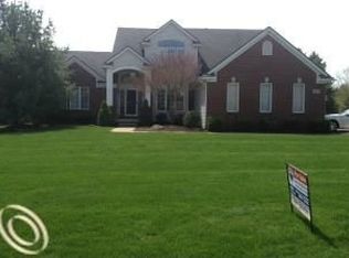 7629 Setters Pointe Dr, Brighton, MI 48116