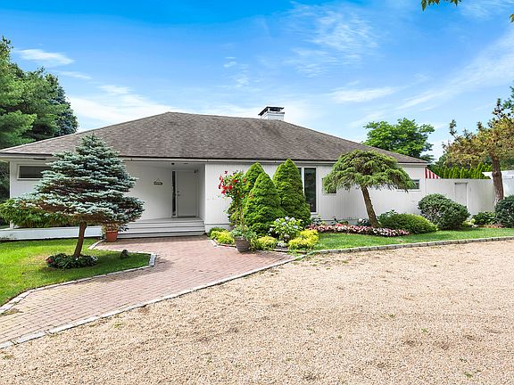 2nd image of 33 Scotch Mist Ln