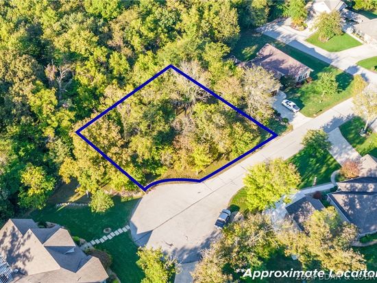 337 Cherry Hill Ln, Lake Ozark, MO 65049