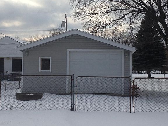 4th image of 23535 Lawson Ave